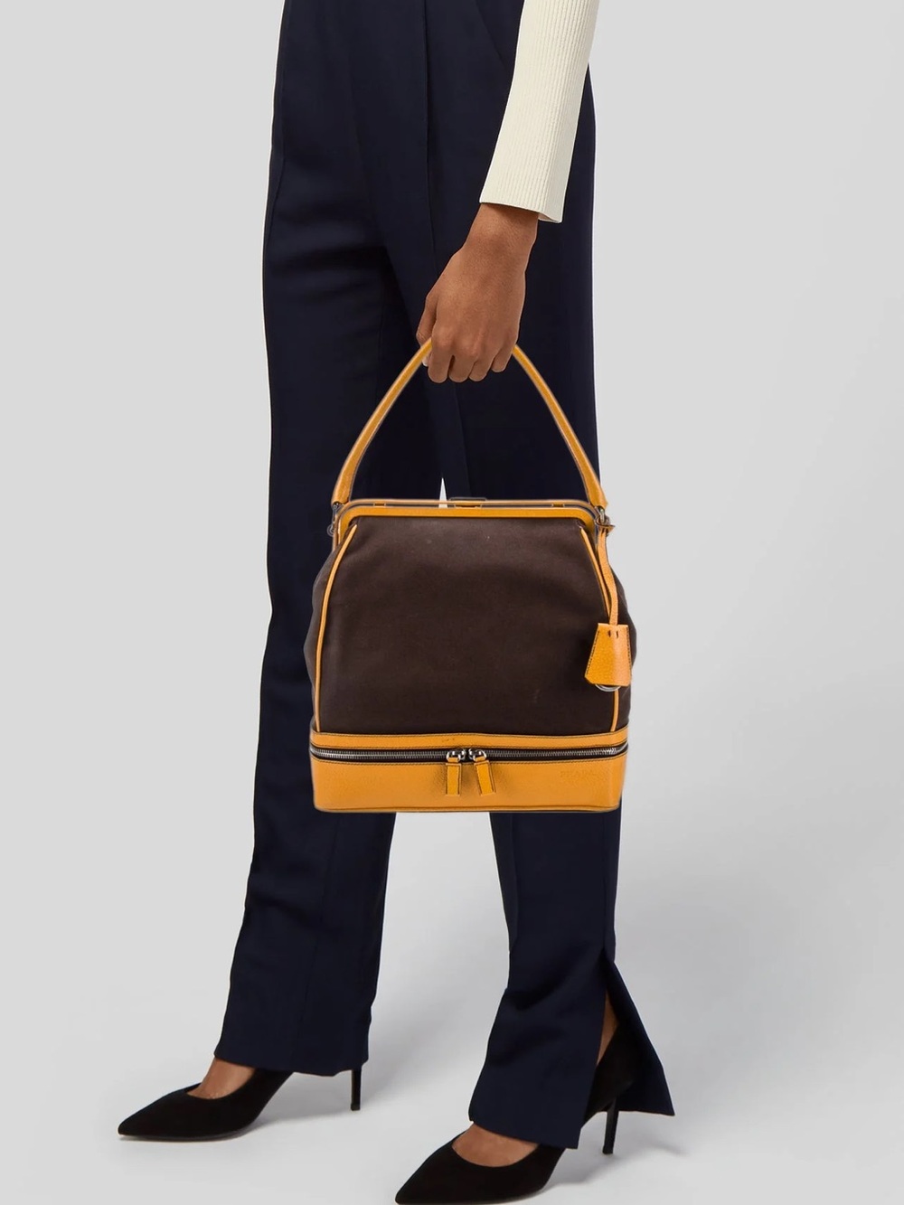 EUC Prada Canapa Cerniera Doctor Bag